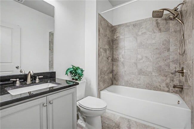 Building Photo - 2500 Skyland Dr NE
