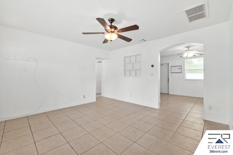 Building Photo - 618 S Lanvale Ave