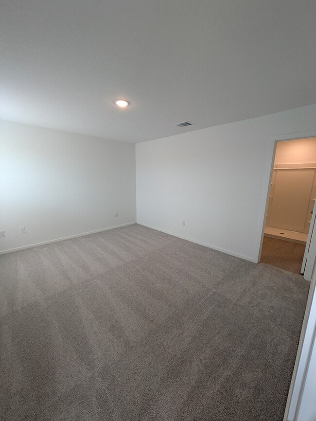 Building Photo - 19008 Encanto Aly