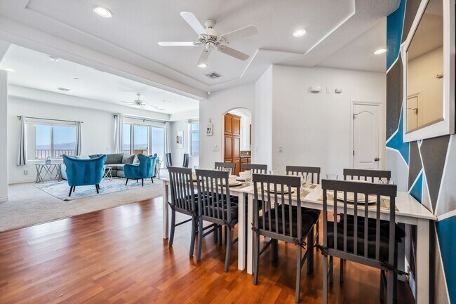 Building Photo - 3 BR + Bonus, Fully furnished, Includes Ut...