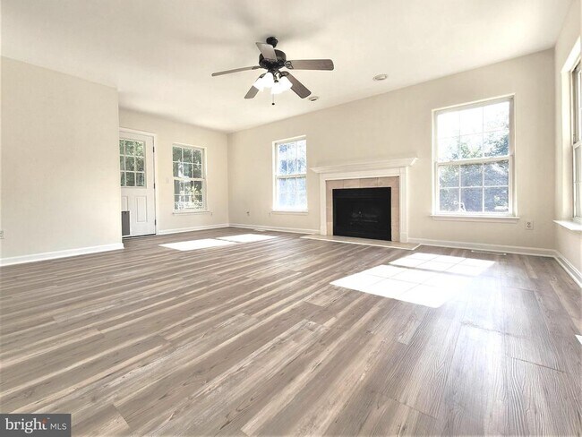 Building Photo - 62 Liberto Ln