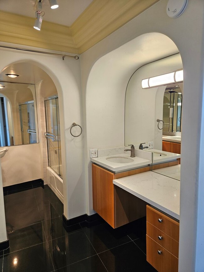 Building Photo - Live at Le Rondelet - Two Bedrooms and Views!