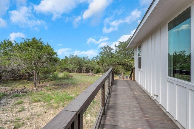 Building Photo - 1089 Hidden Hills Dr