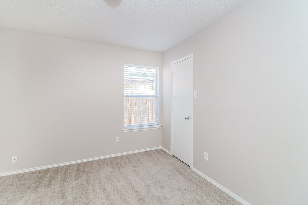 Building Photo - 2521 Nogales Dr