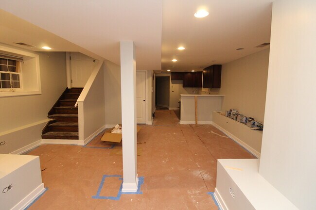 Building Photo - 1747 W Wallen Ave