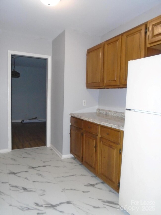 Building Photo - 4024 Rosehaven Dr