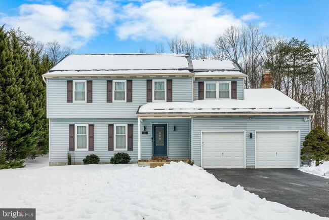 Building Photo - 8009 Frontier Dr