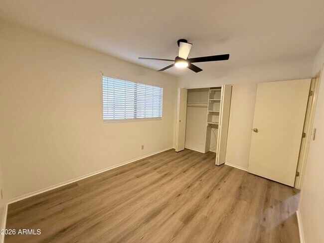 Building Photo - 2020 W Union Hills Dr