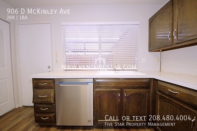 Building Photo - 906 McKinley Ave