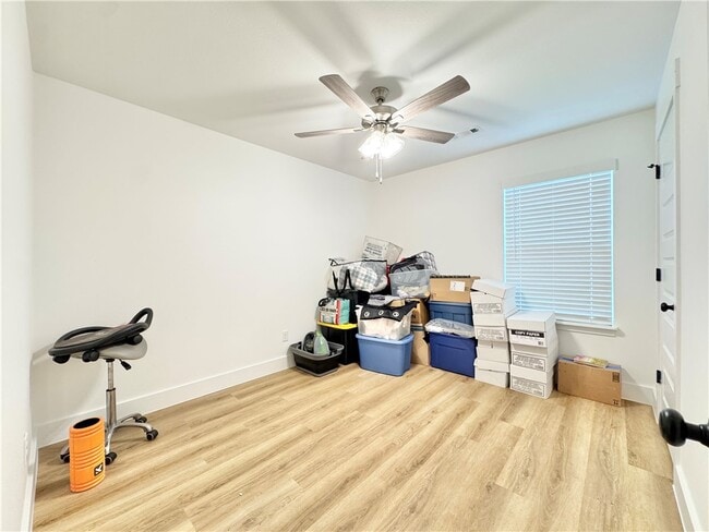 Building Photo - 681 Kendra St