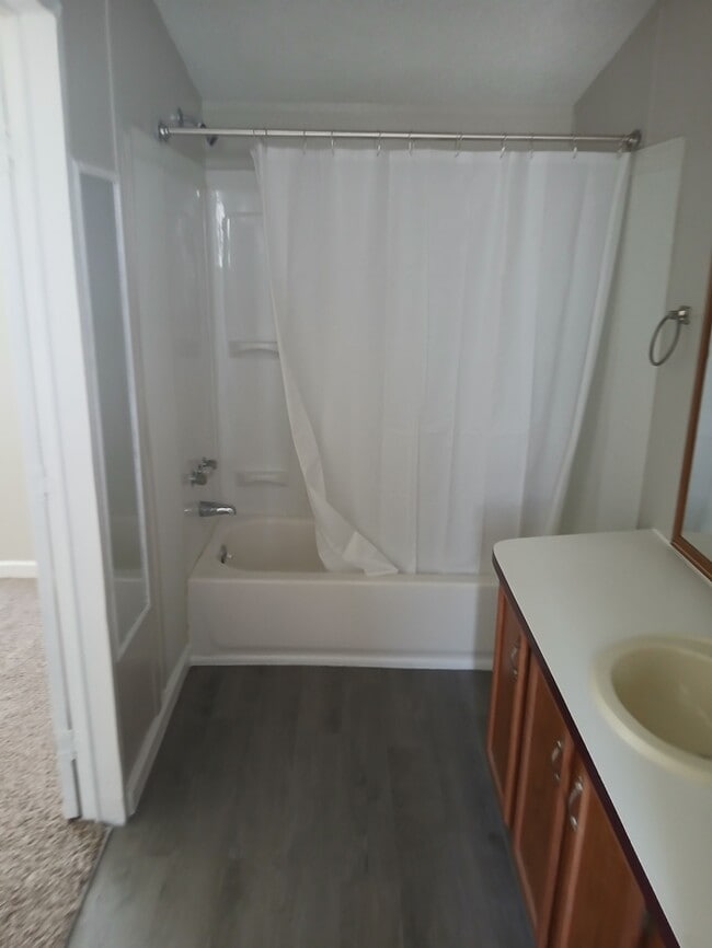 Building Photo - Mobile Home For Sale