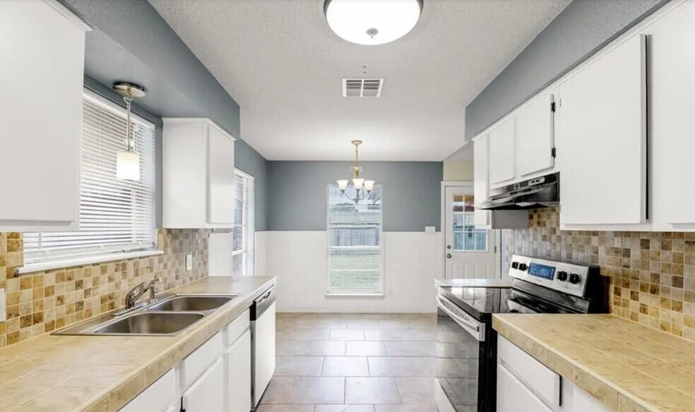 Building Photo - 7013 Powderhorn Ct