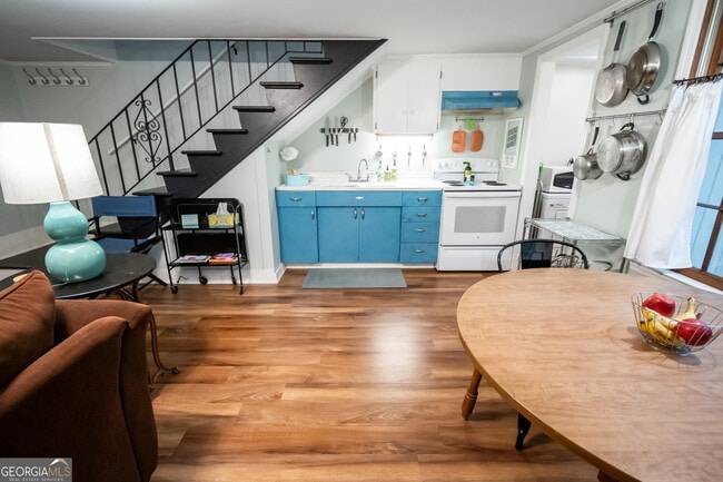 Building Photo - 290.5 Milledge Cir