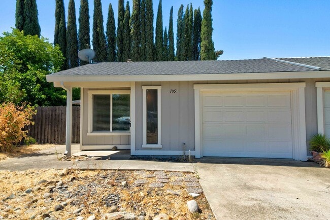 Building Photo - Spacious 2-Bed Duplex with Private Backyar...