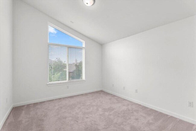 Building Photo - 7201 Garnet Mill Ln