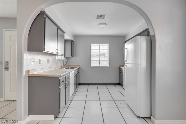 Building Photo - 5270 Carriellen Ln