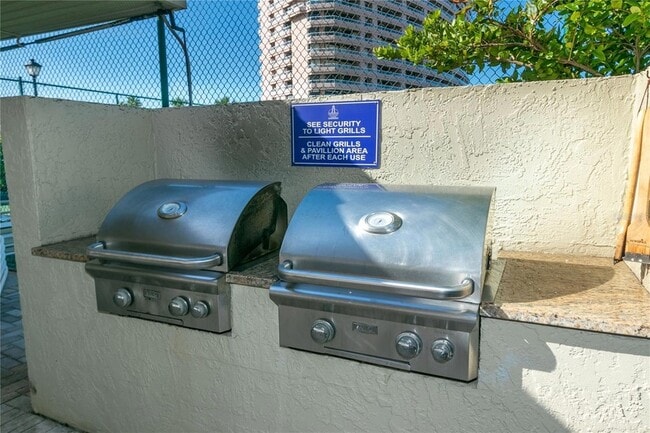 Building Photo - 1290 Gulf Blvd