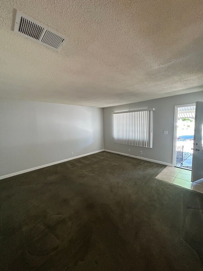 Building Photo - NICE OLDER HOME IN ESTABLISHED AREA