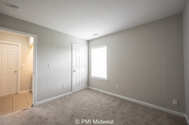 Building Photo - "Charming 3-Bedroom Home with 2 Full Baths in Desirable Noblesville Location!"