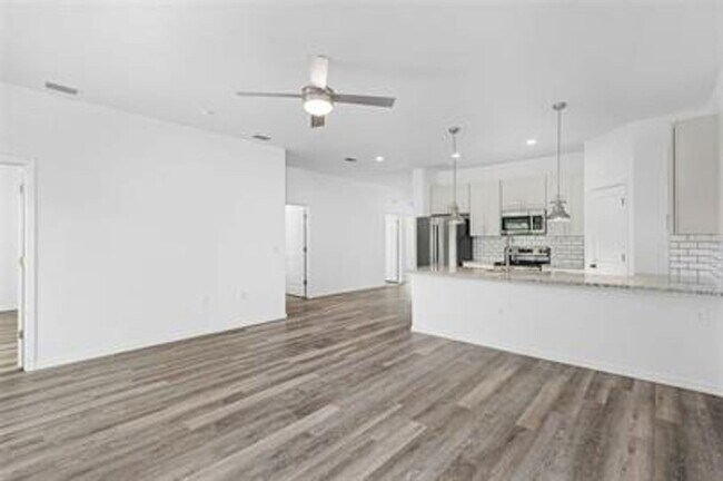 Building Photo - 2122 Armour Rd