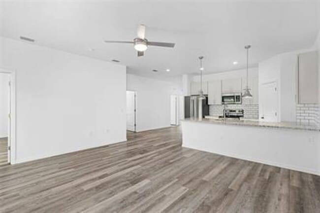 Building Photo - 4426 24th St SW