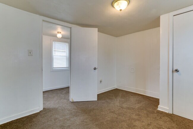 Building Photo - 1103 Fentress Rd