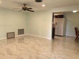 Building Photo - 5121 Dove Dr