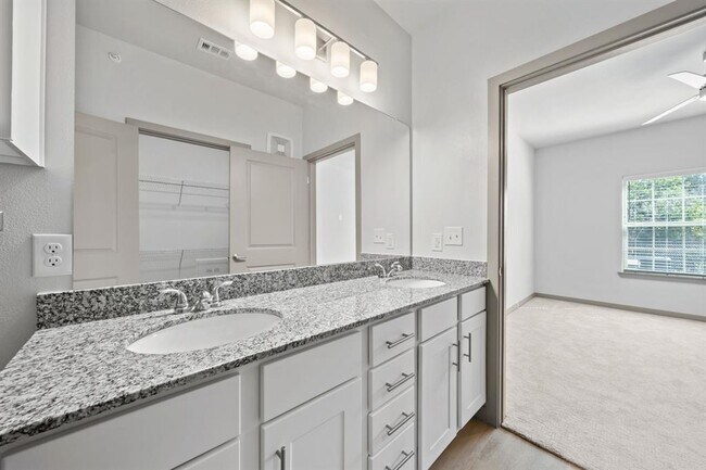 Building Photo - 691 Union Chapel Rd