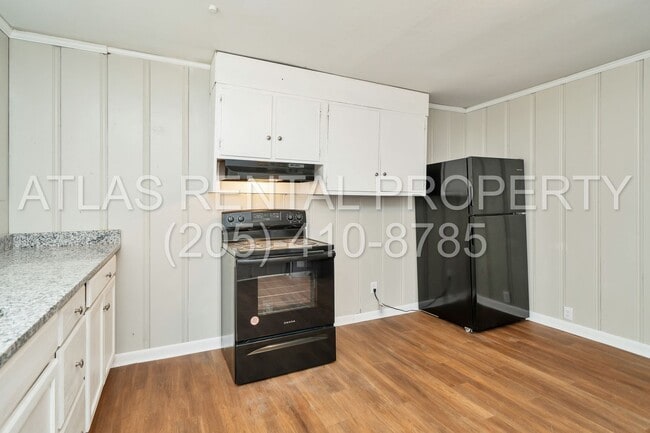 Building Photo - Don't miss this beautifully renovated 2-be...