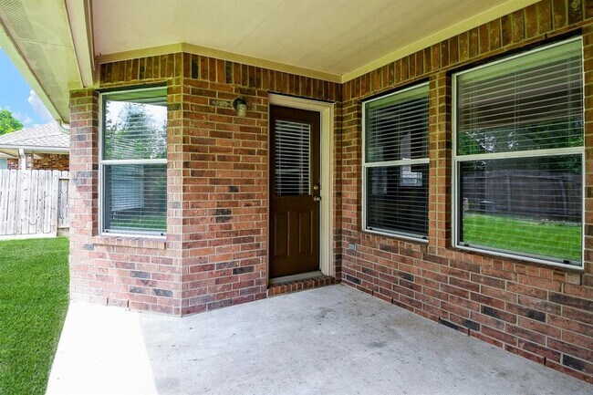 Building Photo - 2318 Appian Way