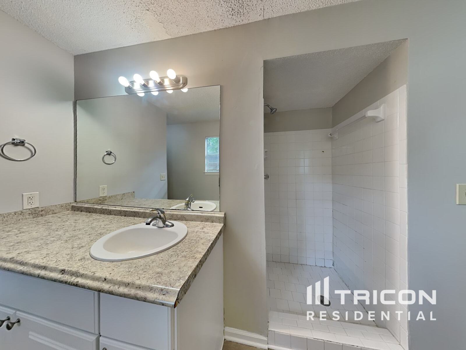Building Photo - 1684 Watercrest Cir