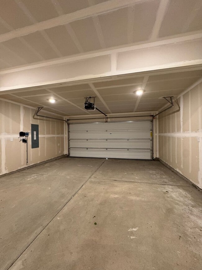 Building Photo - Pet-Friendly 3 Bed Home on Cul-de-Sac