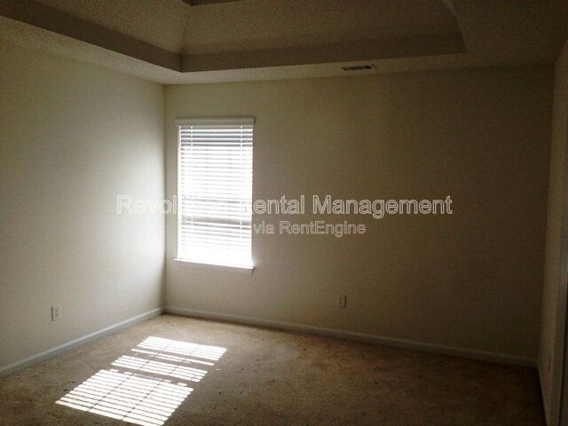 Building Photo - 380 Othello Dr