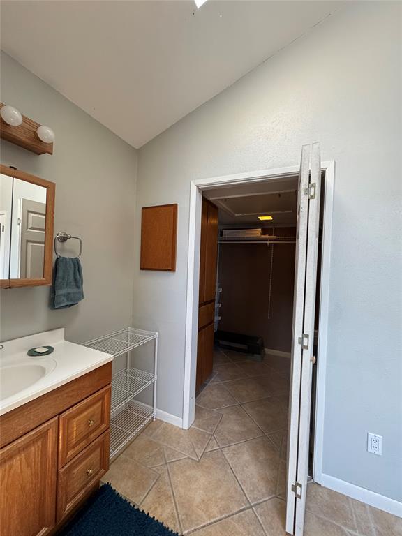 Building Photo - 7122 Wood Hollow Dr