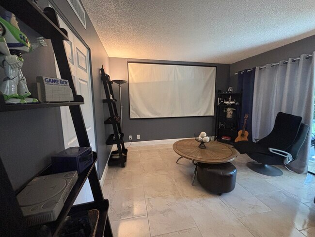 Building Photo - 1705 Presidential Way