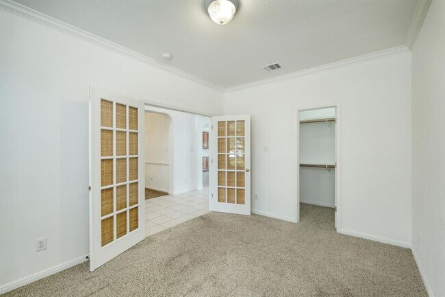 Building Photo - 2403 Vestavia Ridge Ln
