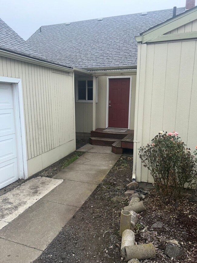 Building Photo - 29133 Milliron Rd