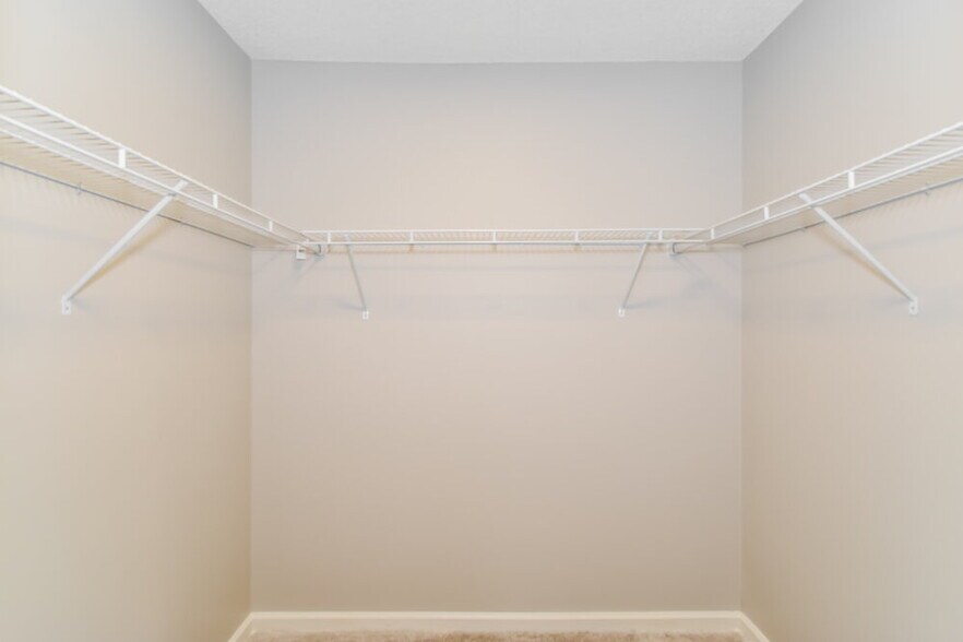 Building Photo - 1976 Hunters Trace Cir