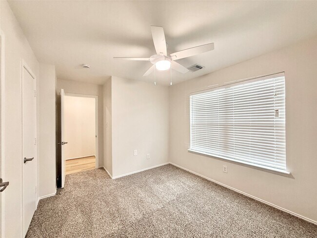 Building Photo - 5718 Highbury Ct