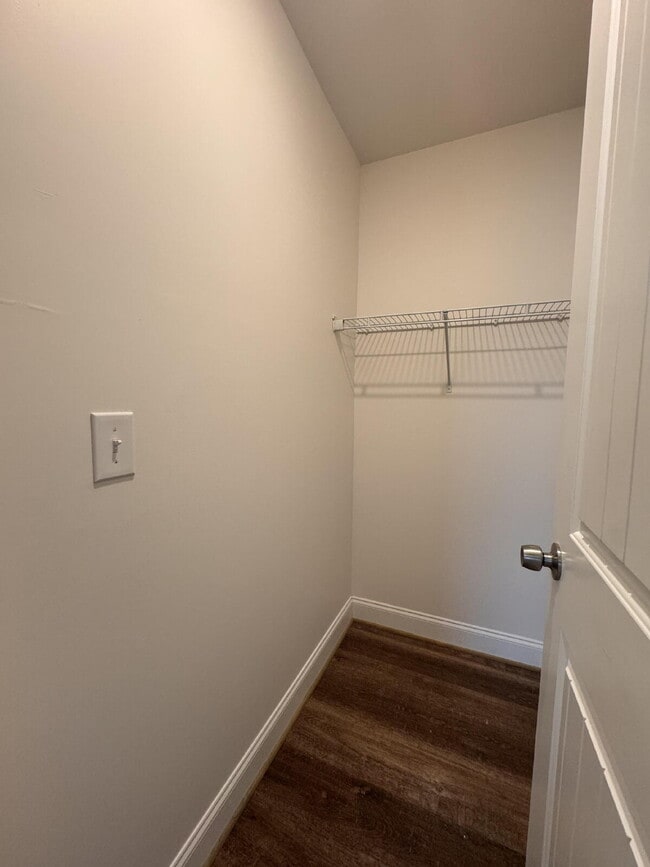 Building Photo - Modern 3-Bed, 2.5-Bath Home in Travelers R...
