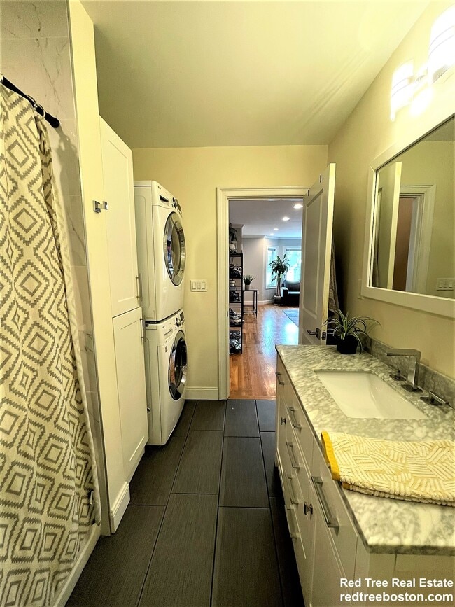 Building Photo - 62 Horace St