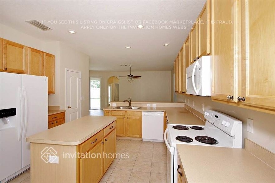 Building Photo - 569 Azalea Bloom Dr