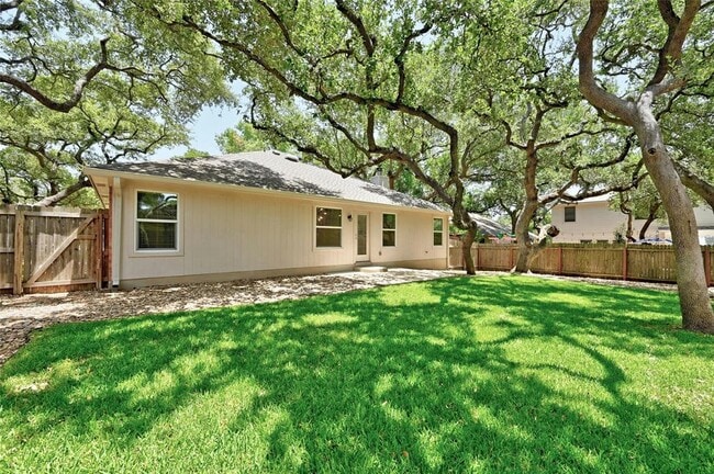 Building Photo - 5703 Marchmont Ln