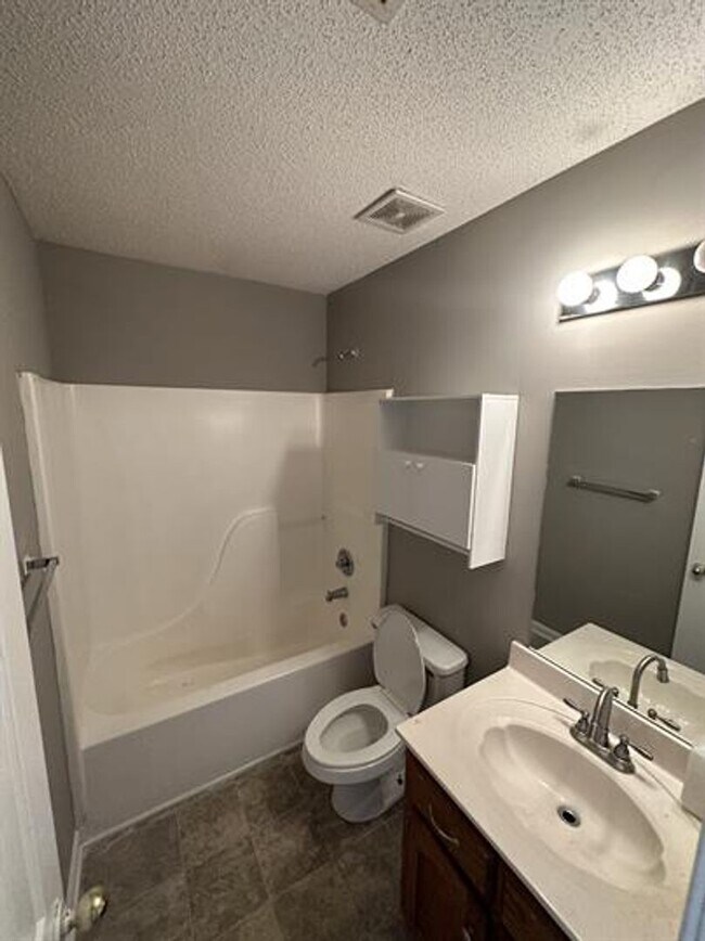 Building Photo - Cozy Yet Spacious – 3-Bedroom Cordova Home...