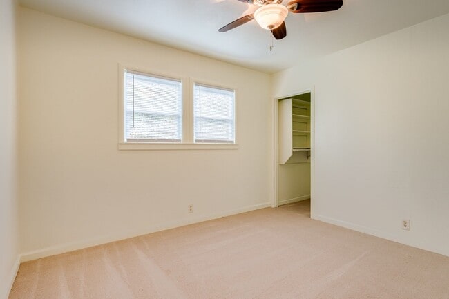 Building Photo - MOVE IN SPECIAL $250 OFF FIRST MONTHS RENT