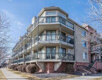 Building Photo - Stunning “Treehouse” Top-Floor Condo – 2 Bed / 2 Bath | One Block from City Park