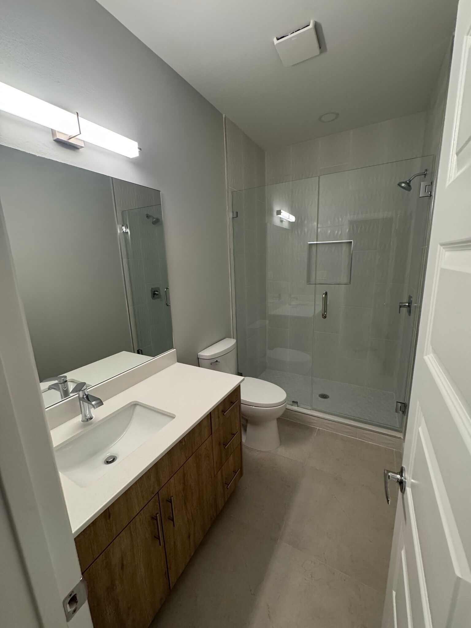 Building Photo - 608 Oriole Rd