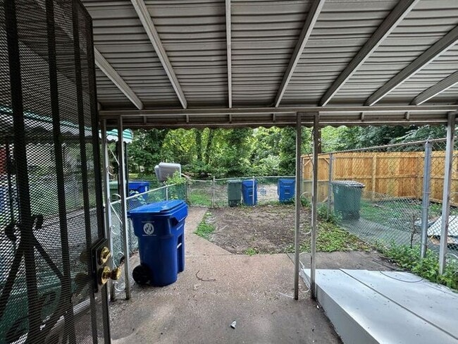 Building Photo - 2 Bedroom Move in Special - $99 Security Deposit