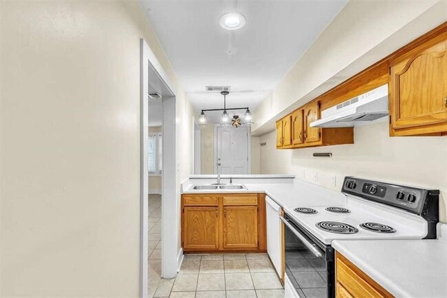 Building Photo - 209 E Duffy St