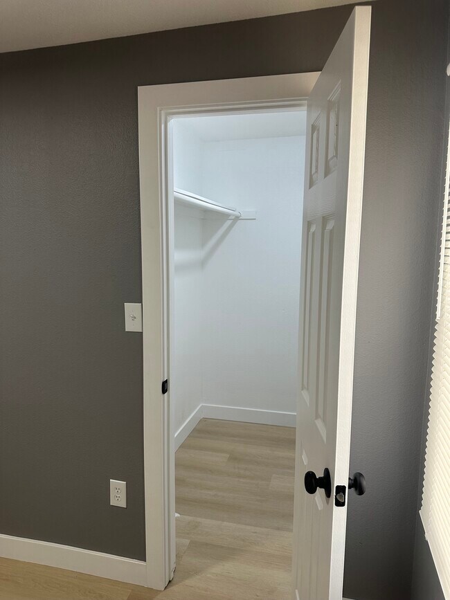 Building Photo - SMRSB